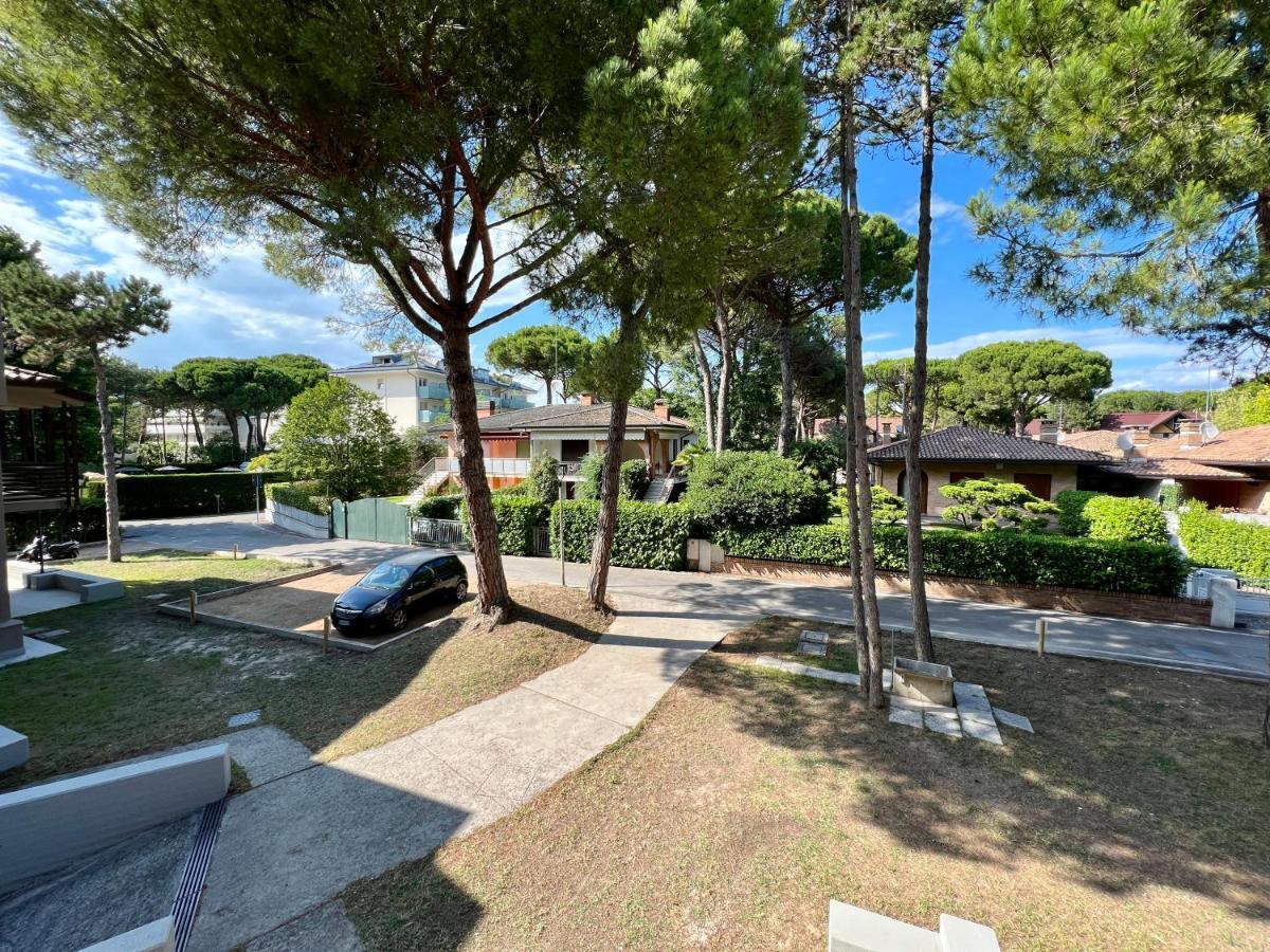 Prassitele Apartments Lignano Sabbiadoro Exteriör bild